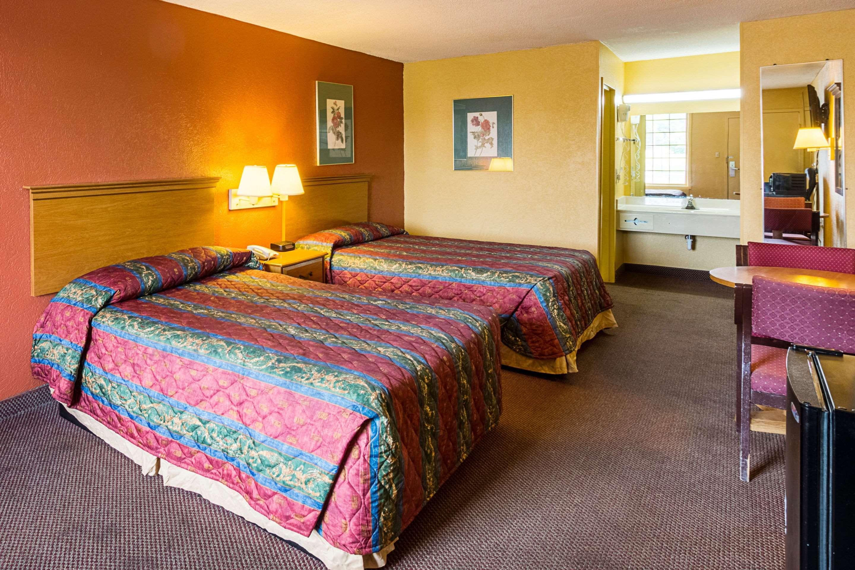 Orangeburg Inn & Suites Exteriér fotografie